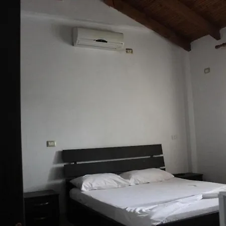 Athina Hotel 3*