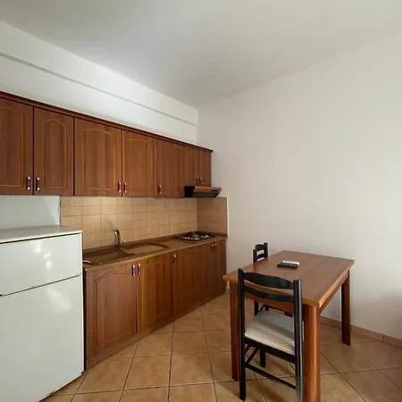 Athina Hotel Velipojë