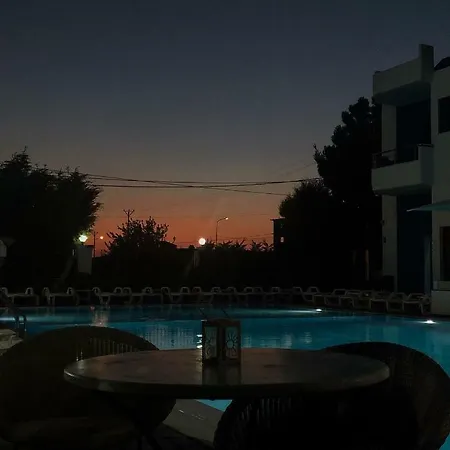 فندق Athina