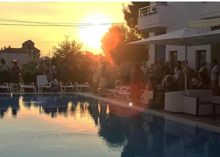 Hotel Athina Velipoje