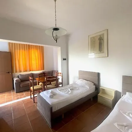 Athina 3*