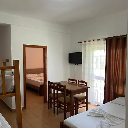 Athina Hotel Velipojë