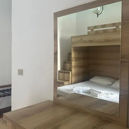 Otel Athina Velipojë
