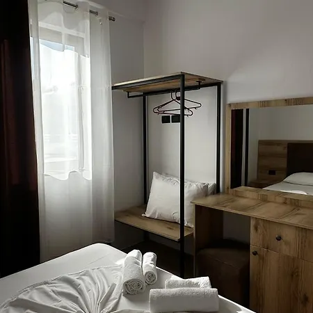 Отель Athina 3*